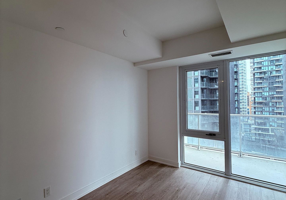 88-queen-street-toronto-ontario-c13043732