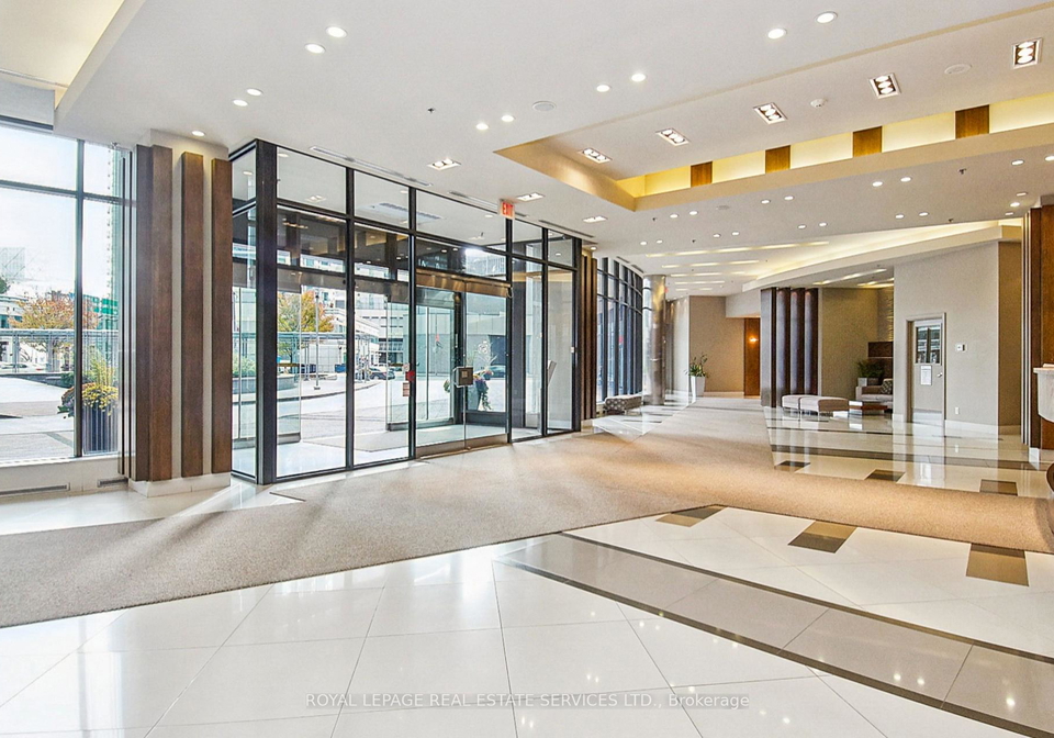 33-bay-street-toronto-ontario-c13043788