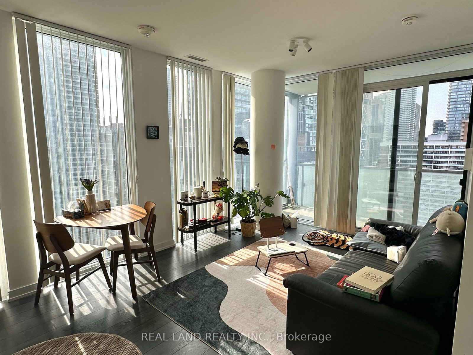 28-wellesley-street-e-toronto-ontario-c13043992