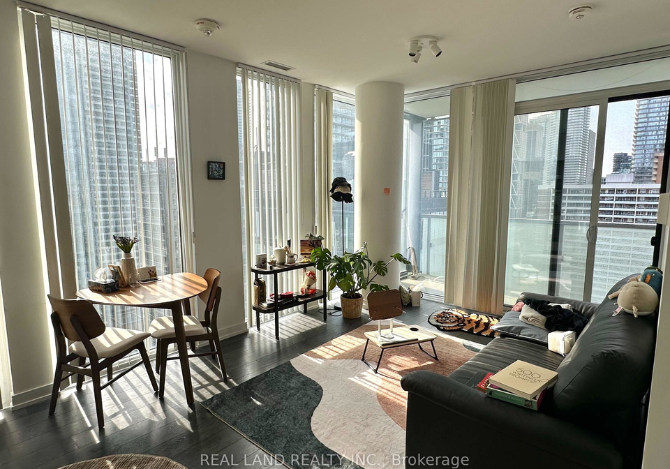 28-wellesley-street-e-toronto-ontario-c13043992