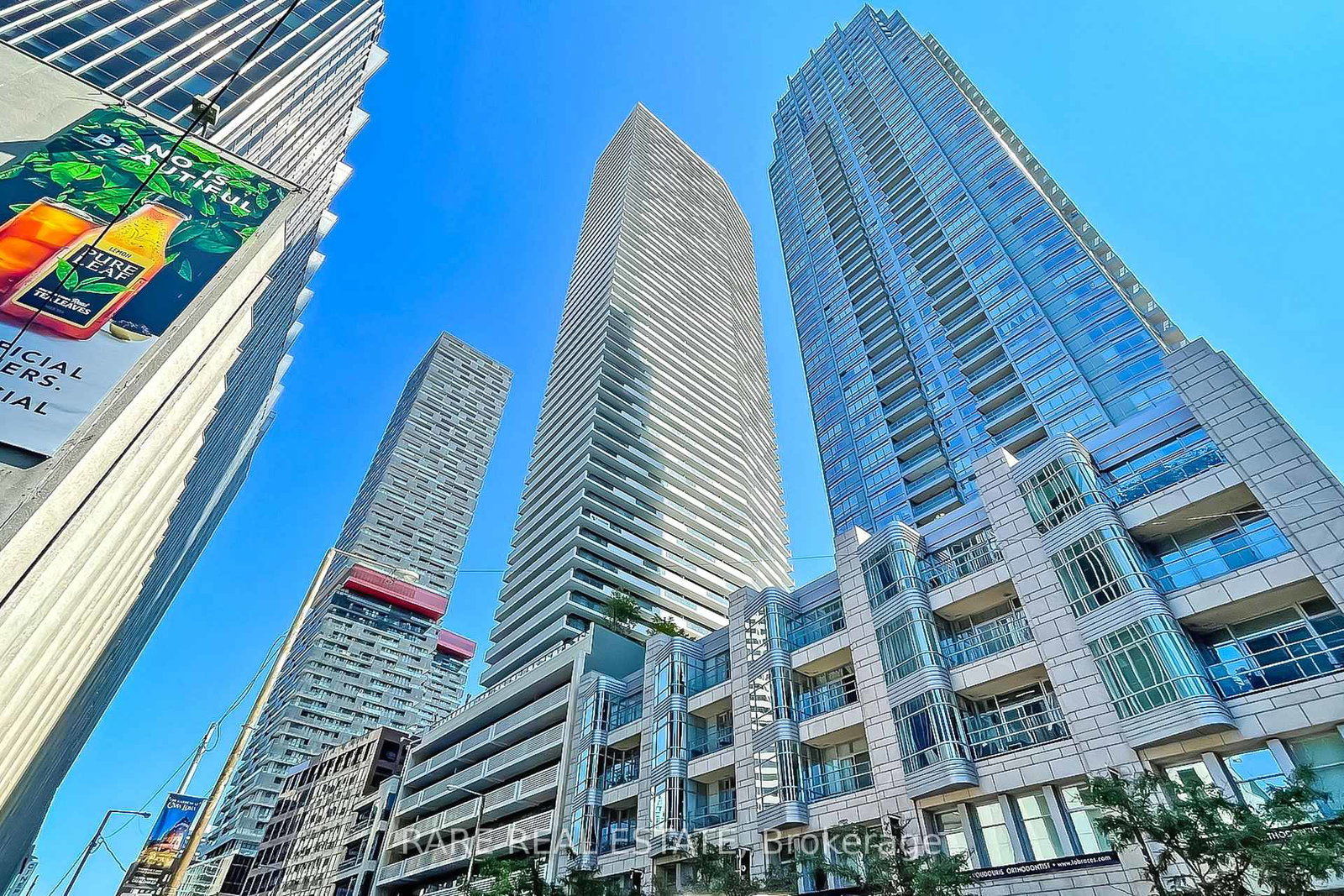 2221-yonge-street-toronto-ontario-c13043994