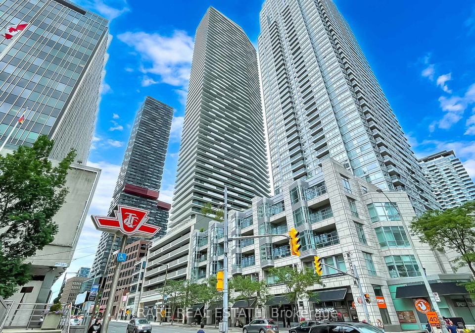 2221-yonge-street-toronto-ontario-c13043994