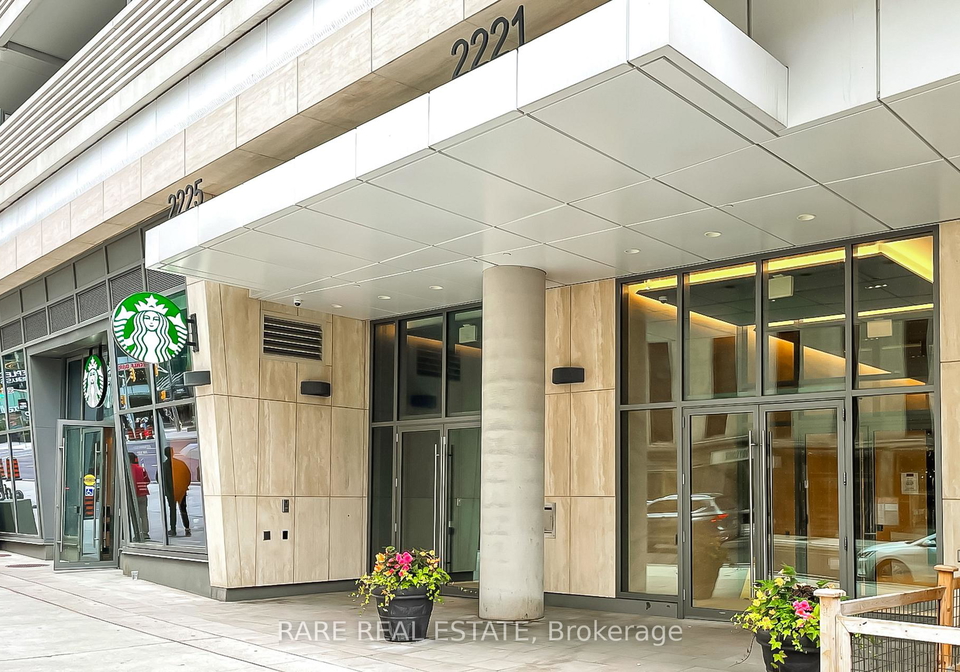 2221-yonge-street-toronto-ontario-c13043994