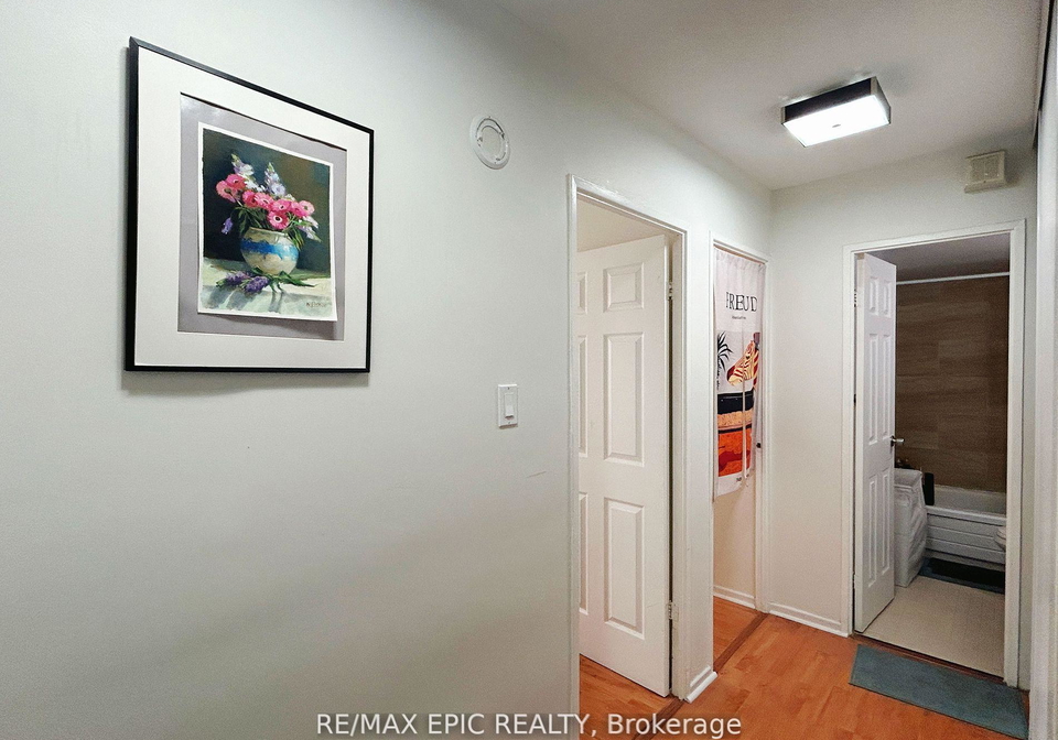 350-seneca-hill-drive-north-york-ontario-c13044096