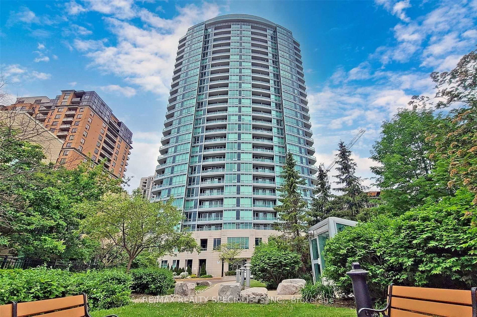 60-byng-avenue-north-york-ontario-c13044284