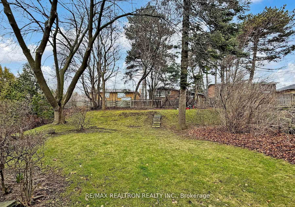10-hearthstone-crescent-toronto-ontario-c13044416