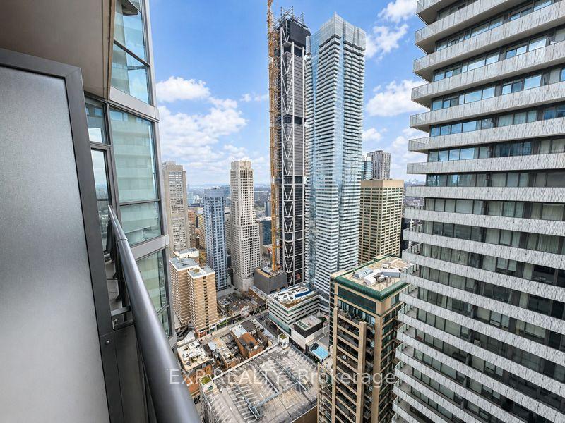 45-charles-street-e-toronto-ontario-c13044480