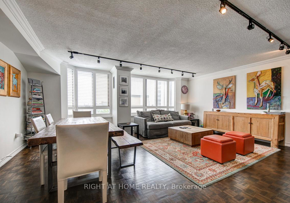 280-simcoe-street-toronto-ontario-c13044566