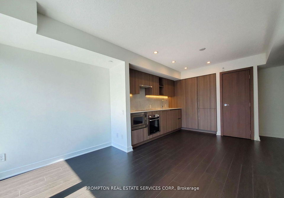 19-bathurst-street-toronto-ontario-c13044570