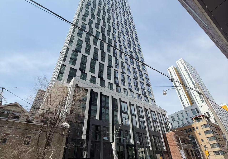 252-church-street-toronto-ontario-c13044678
