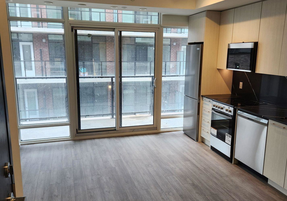 861-sheppard-avenue-w-toronto-ontario-c13044682