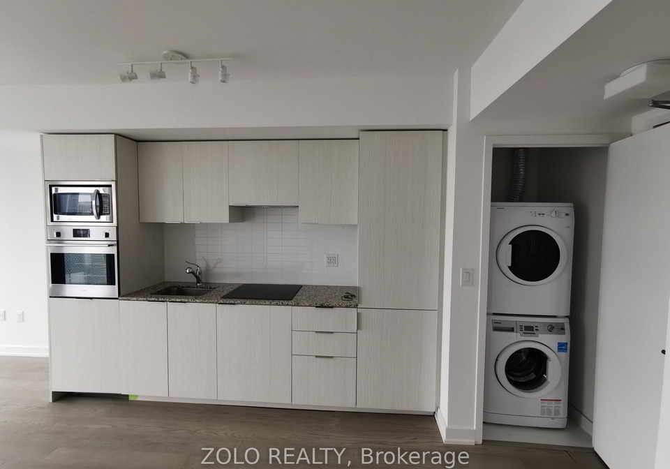 11-wellesley-street-w-toronto-ontario-c13045116