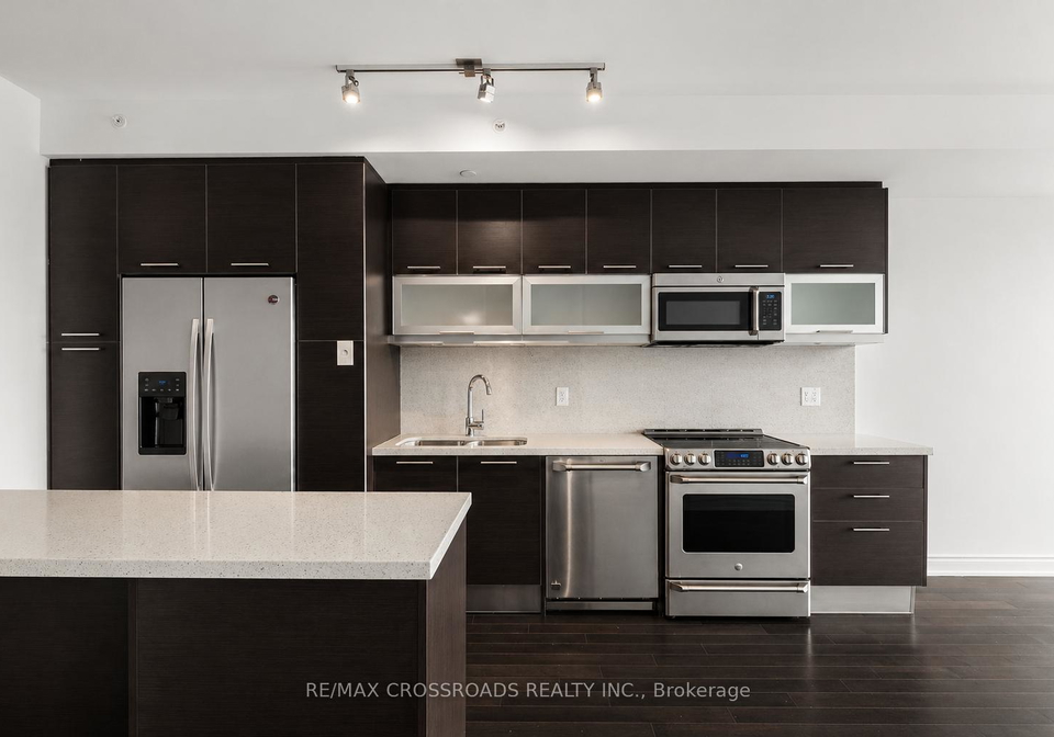 388-yonge-street-toronto-ontario-c13045692