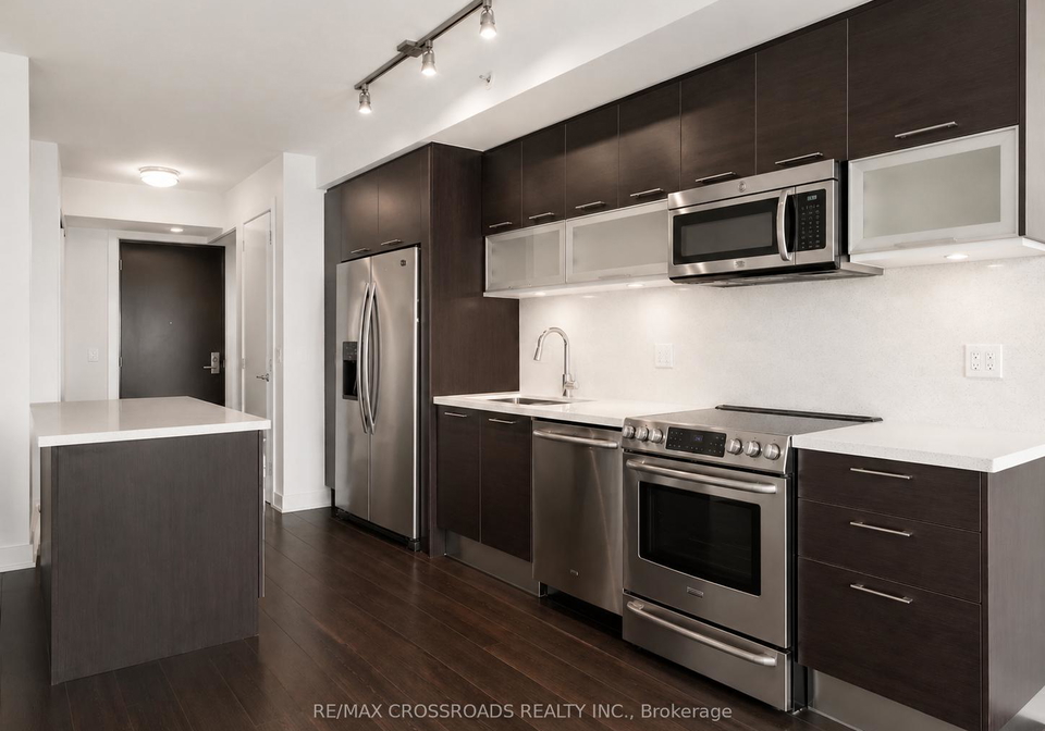 388-yonge-street-toronto-ontario-c13045692