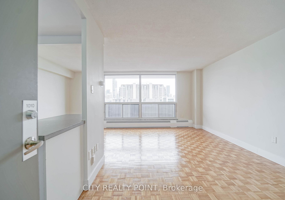 666-spadina-avenue-toronto-ontario-c13045834