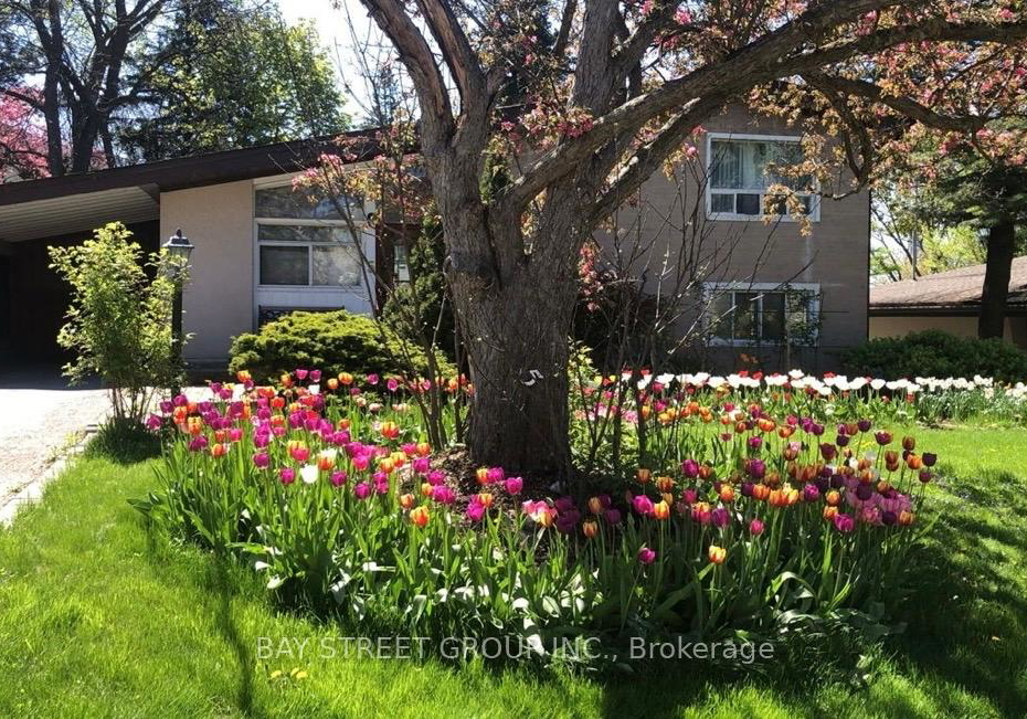 5-cottonwood-drive-north-york-ontario-c13045908