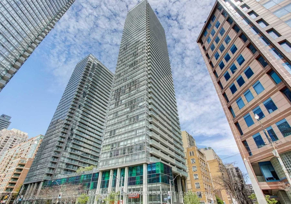 38-grenville-street-toronto-ontario-c13045948
