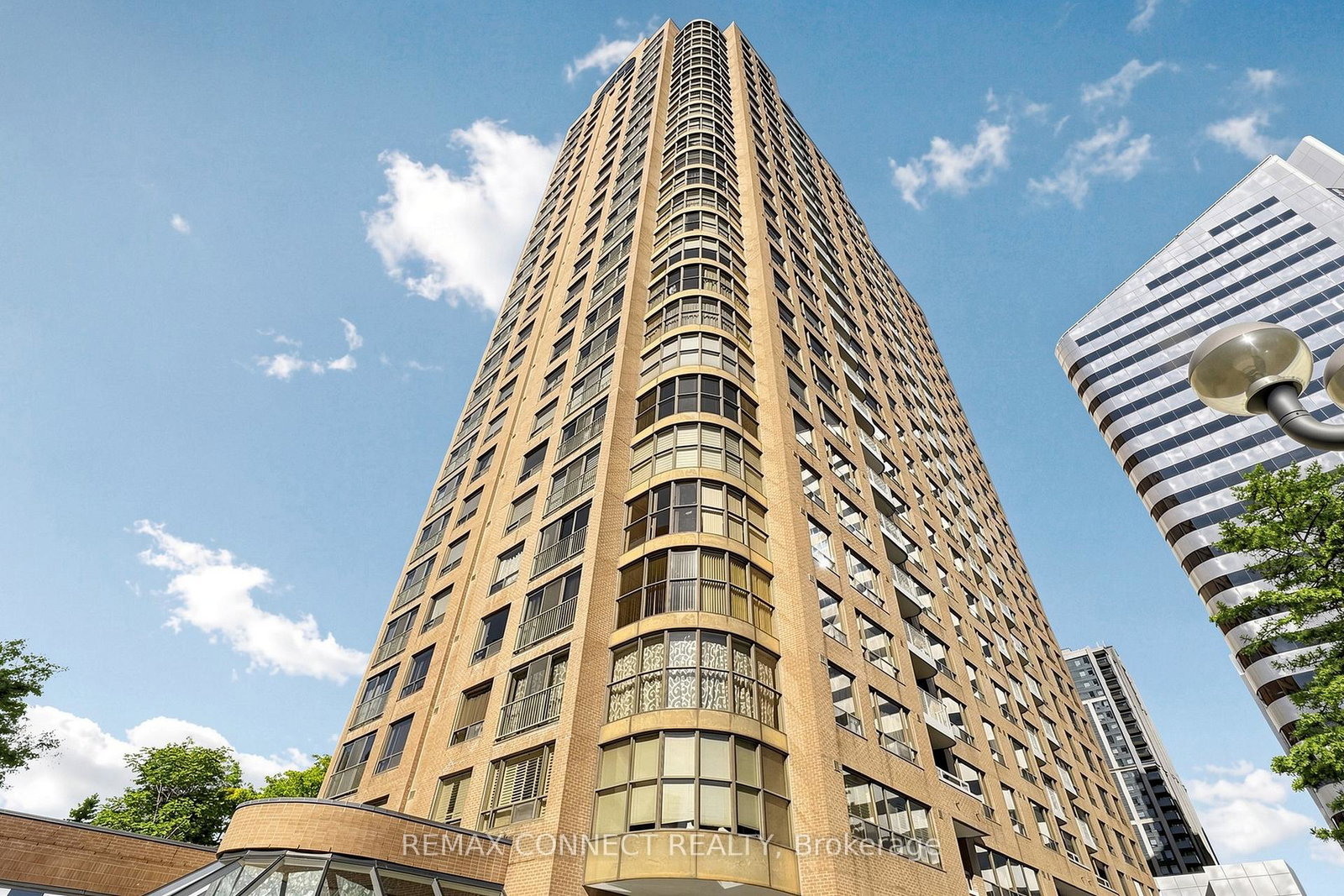 100-upper-madison-avenue-toronto-ontario-c13046070
