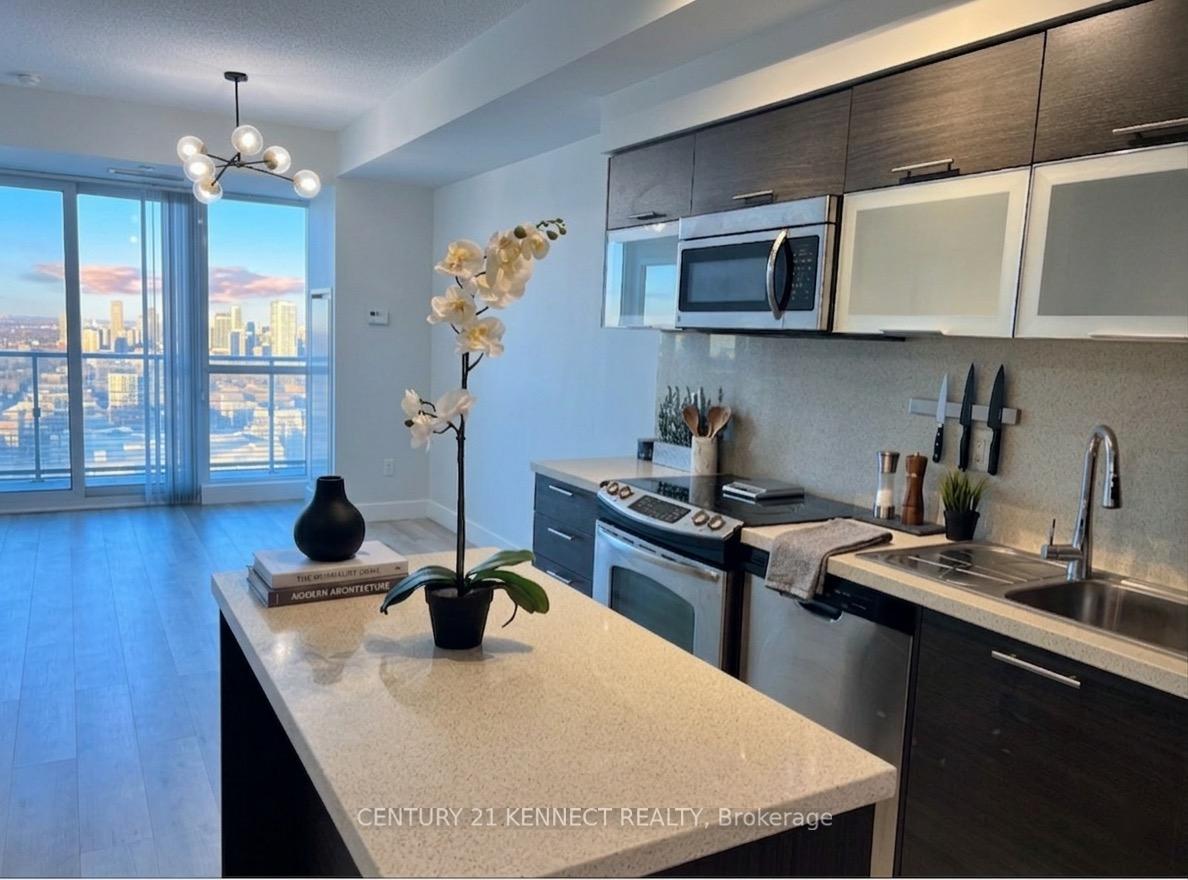 386-yonge-street-toronto-ontario-c13046072