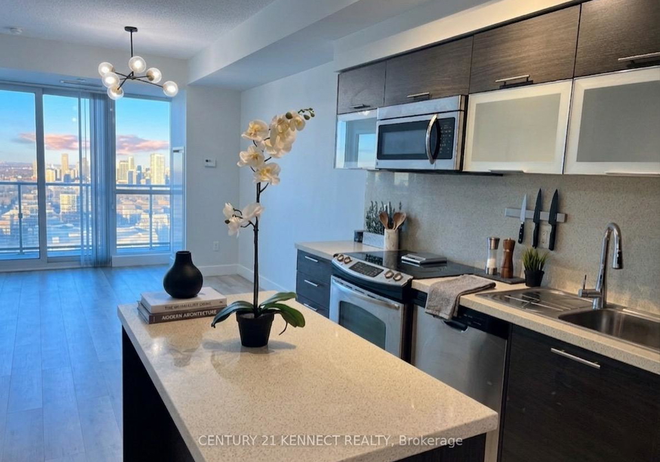 386-yonge-street-toronto-ontario-c13046072