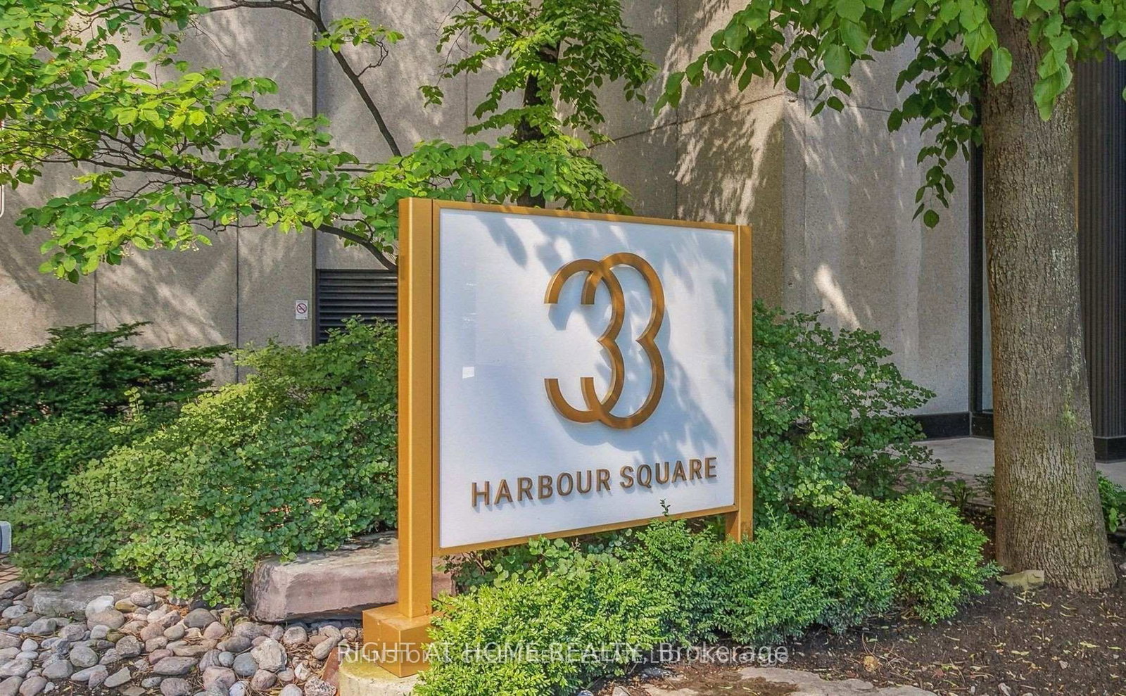 33-harbour-square-toronto-ontario-c13046080
