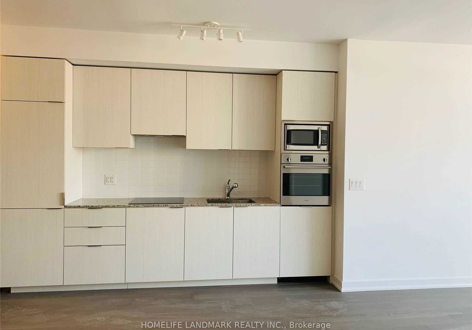 11-wellesley-street-w-toronto-ontario-c13046096