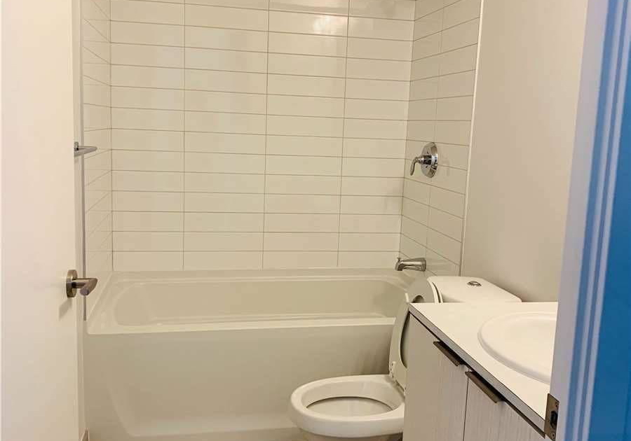 11-wellesley-street-w-toronto-ontario-c13046096