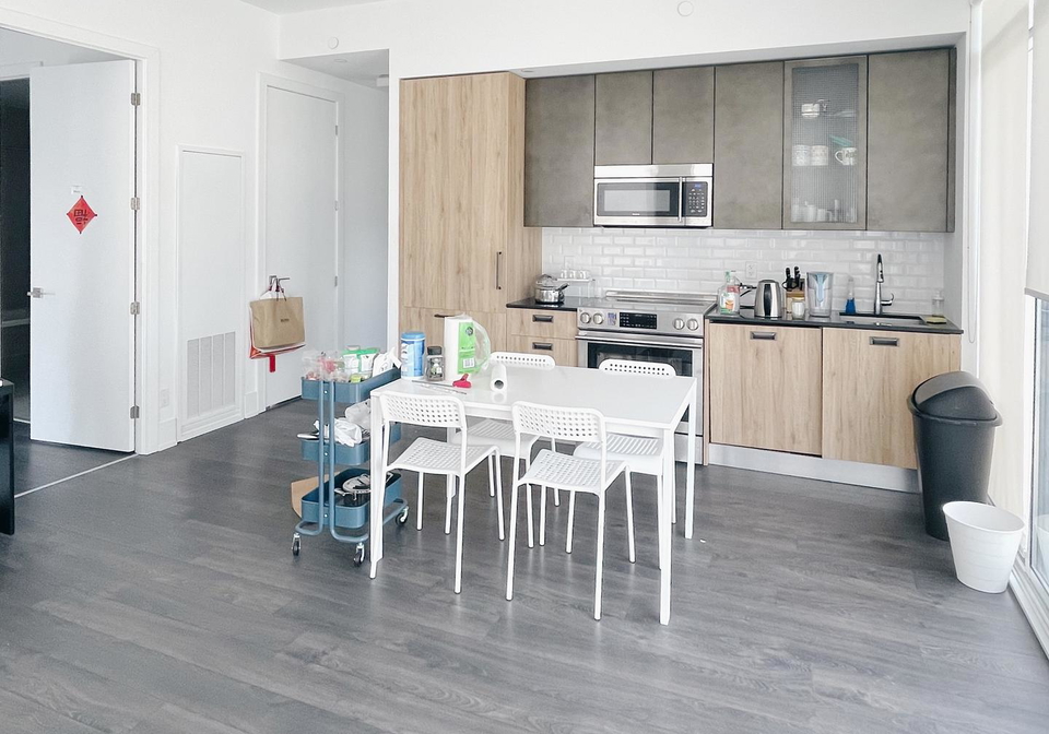 28-wellesley-street-e-toronto-ontario-c13046132