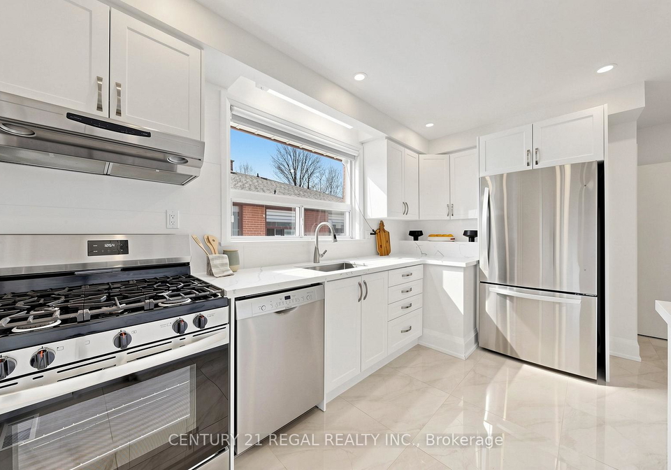 126-fenside-drive-north-york-ontario-c13046364