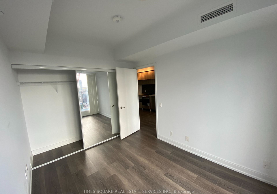 181-dundas-street-e-toronto-ontario-c13046380