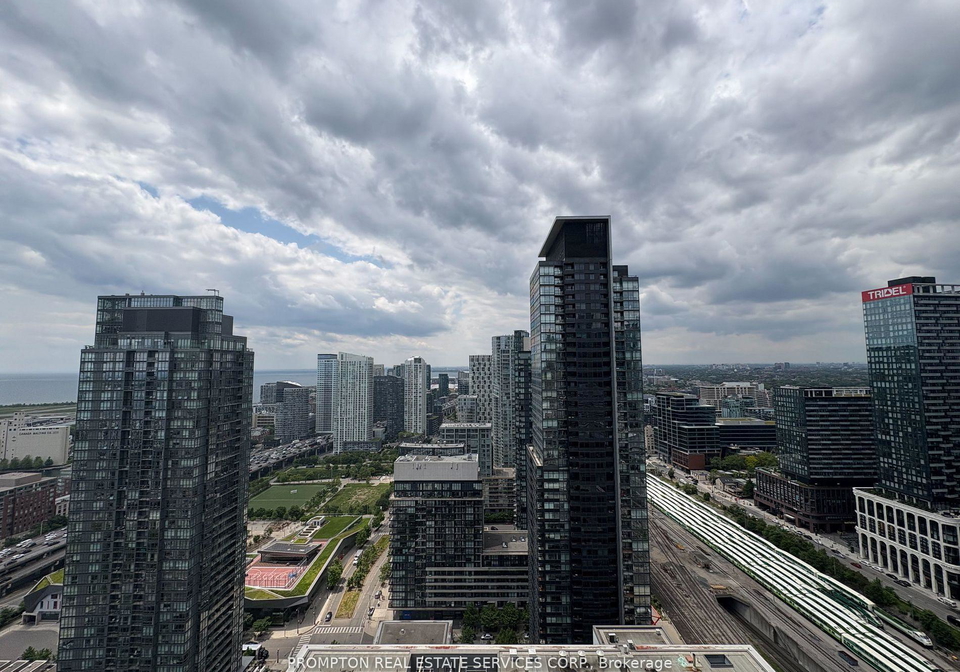 3-concord-cityplace-way-toronto-ontario-c13046550