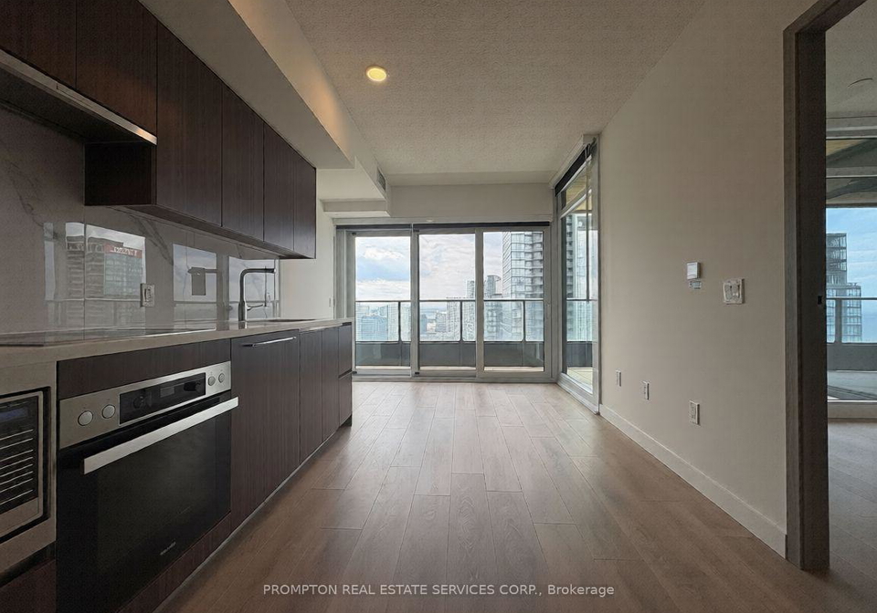 3-concord-cityplace-way-toronto-ontario-c13046550