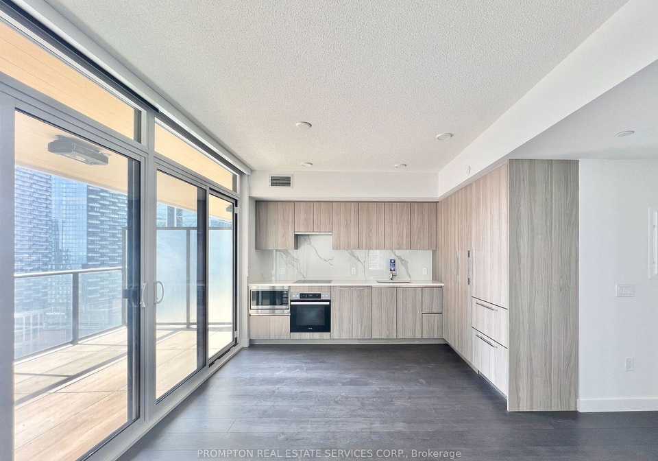 1-concord-cityplace-way-toronto-ontario-c13046552