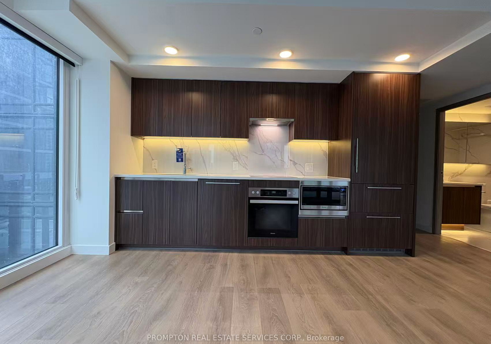 3-concord-cityplace-way-toronto-ontario-c13046560