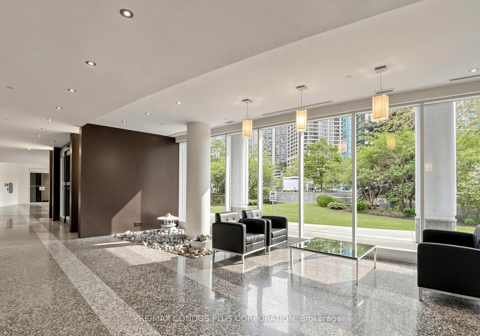 208-queens-quay-w-toronto-ontario-c13046622