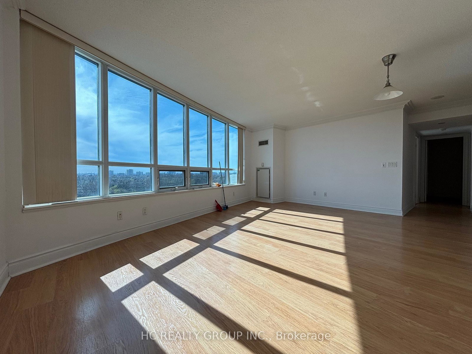 15-greenview-avenue-toronto-ontario-c13046762
