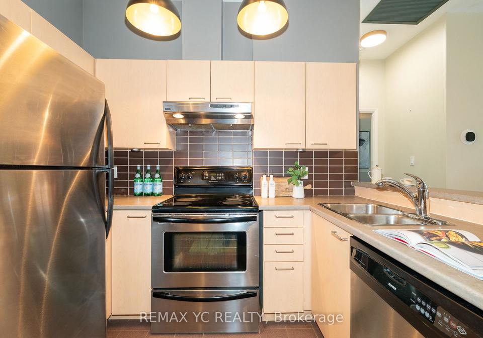 8-wellesley-street-e-toronto-ontario-c13047096