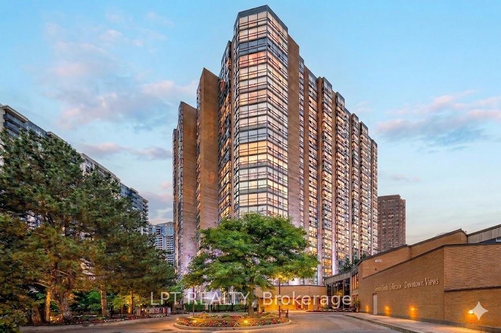 131-beecroft-road-toronto-ontario-c13047248