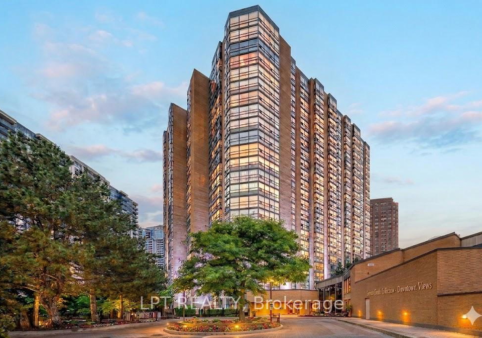 131-beecroft-road-toronto-ontario-c13047248