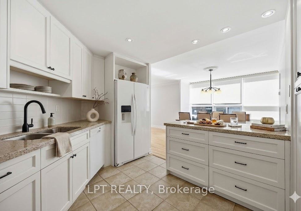 131-beecroft-road-toronto-ontario-c13047248
