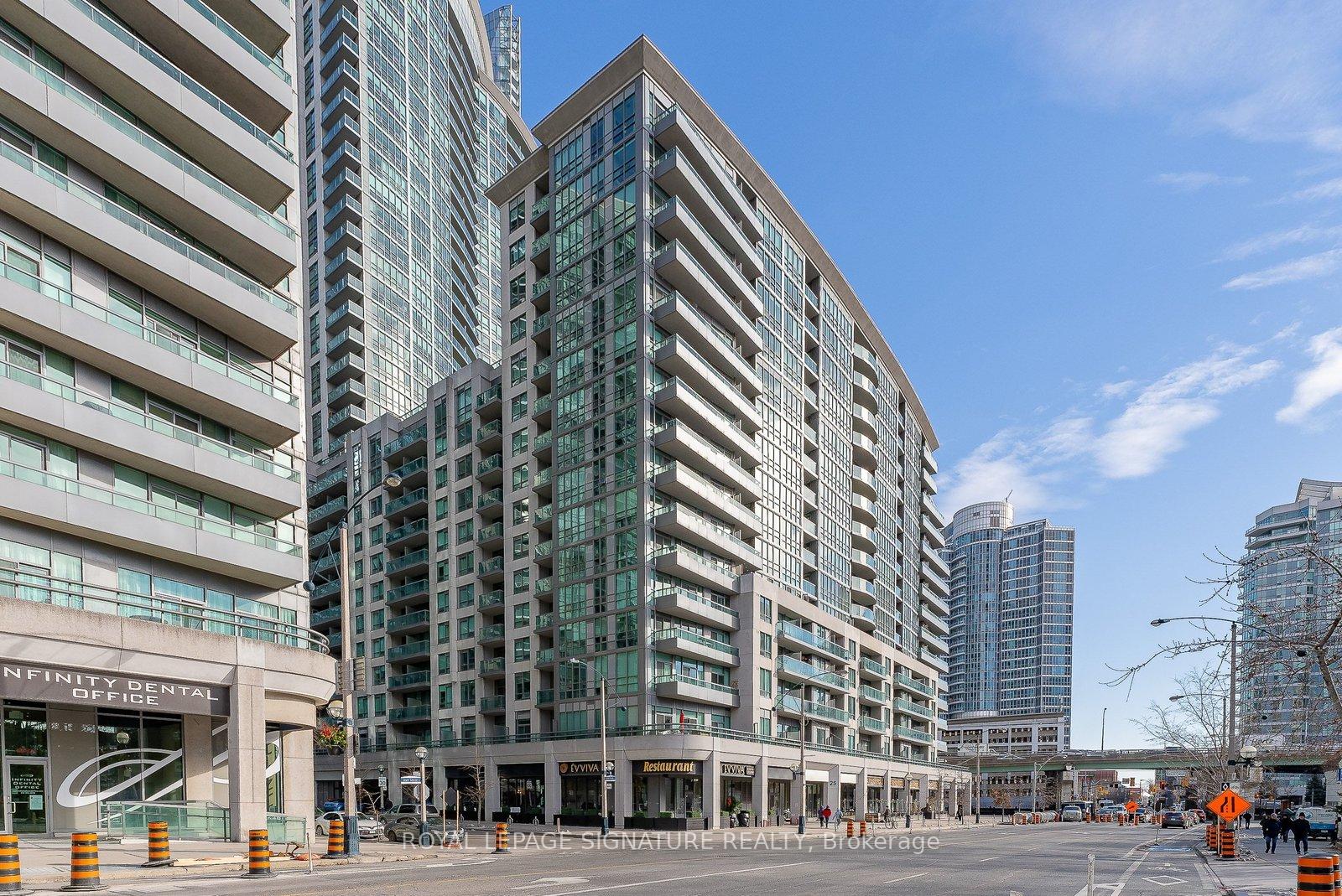 19-grand-trunk-crescent-toronto-ontario-c13047496
