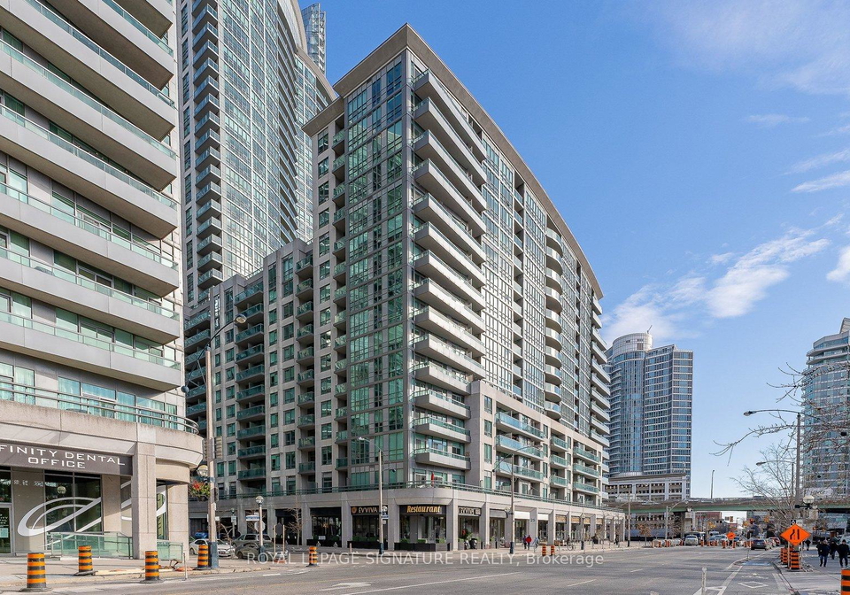 19-grand-trunk-crescent-toronto-ontario-c13047496