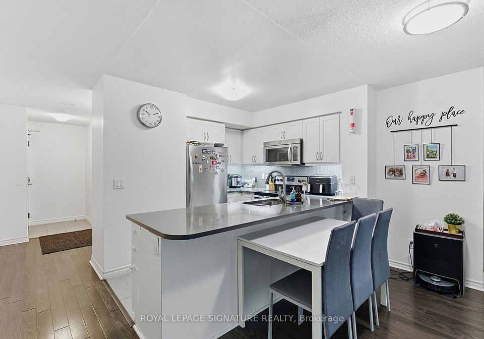 19-grand-trunk-crescent-toronto-ontario-c13047496