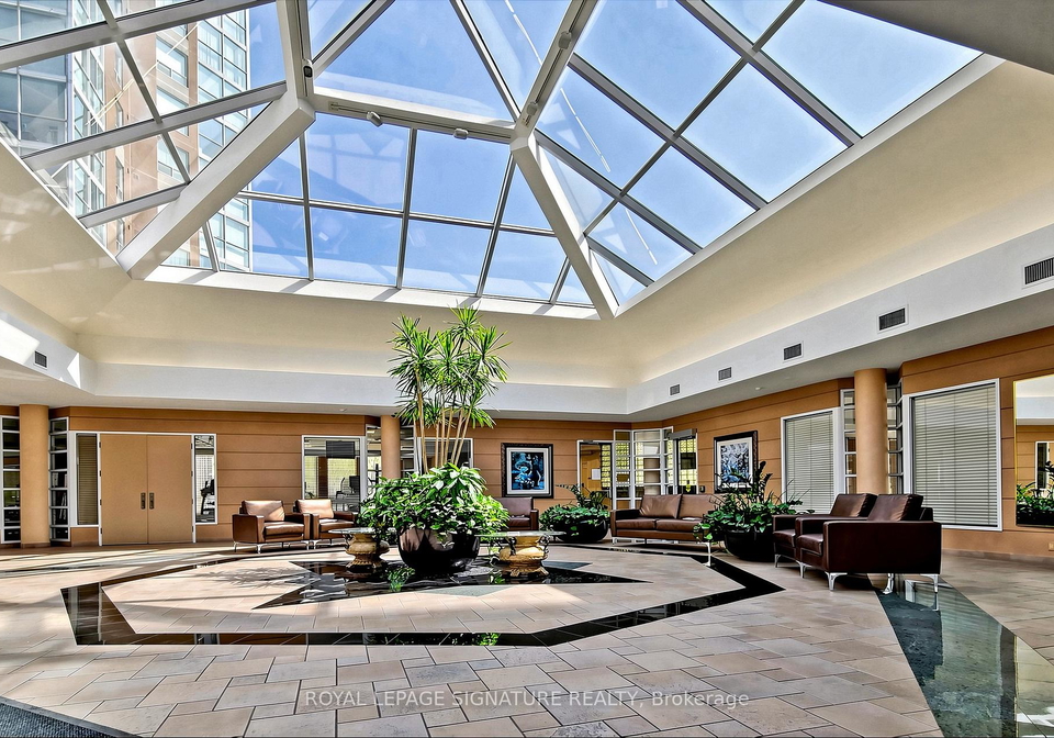 5-concorde-place-north-york-ontario-c13047542
