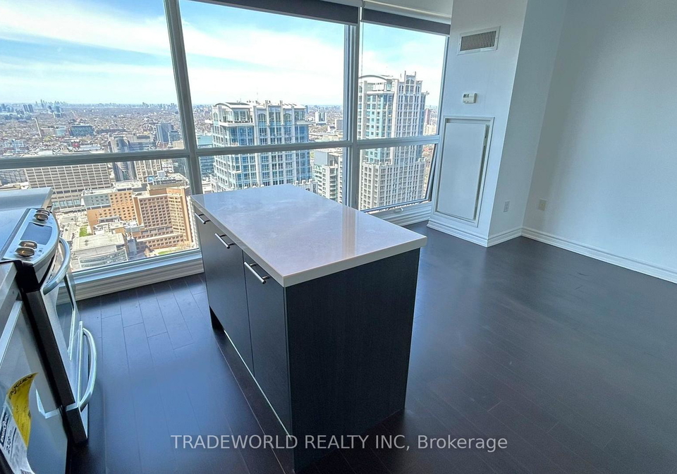386-yonge-street-toronto-ontario-c13048360