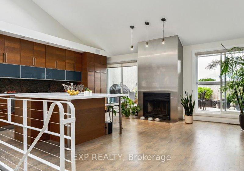 670-richmond-street-w-toronto-ontario-c13048420