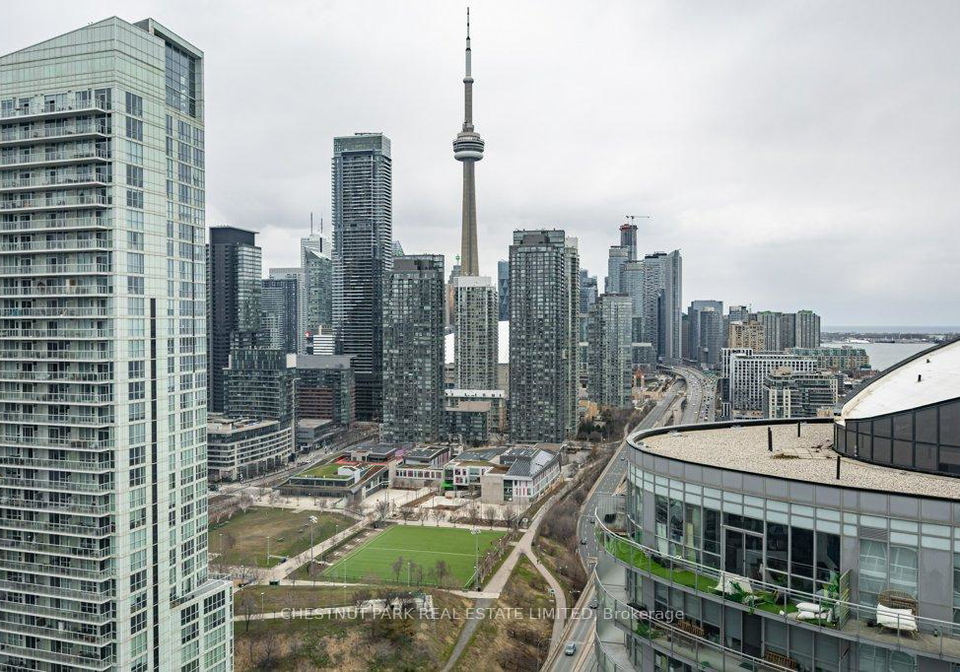 17-bathurst-street-toronto-ontario-c13049278