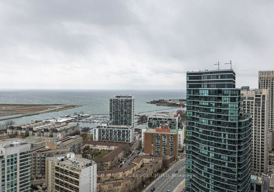17-bathurst-street-toronto-ontario-c13049278