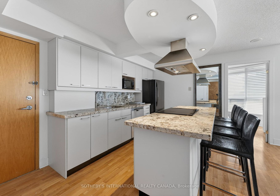 550-queens-quay-w-toronto-ontario-c13049844