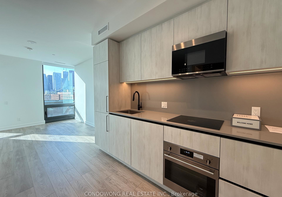 35-parliament-street-toronto-ontario-c13049900